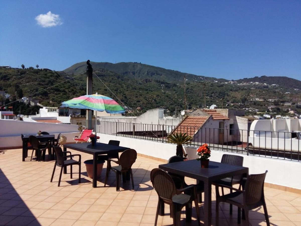 Lipari Centro Storico Flat 6 Mins From Port Appartement Buitenkant foto