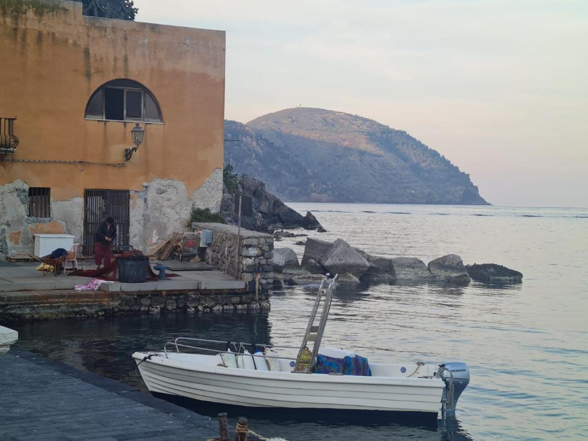 Lipari Centro Storico Flat 6 Mins From Port Appartement Buitenkant foto